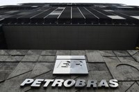 Após cair 40% na Bolsa, Petrobras tenta reação com balanço.