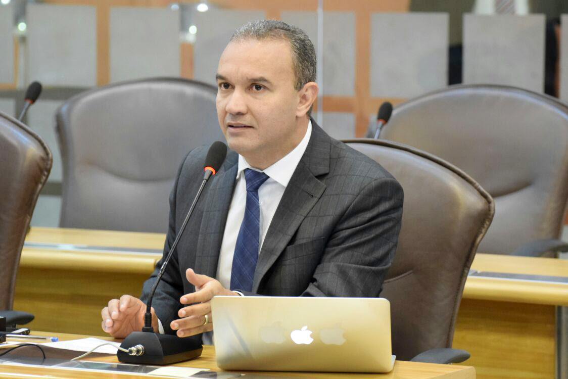 Audiência debaterá transformação de hospitais em unidades de saúde.