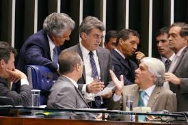 Comissão especial do Senado se reúne hoje para analisar reforma política.