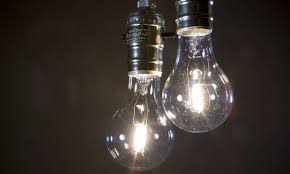 Conta de luz deve baixar com o desligamento de usinas térmicas e mudança para a bandeira amarela.