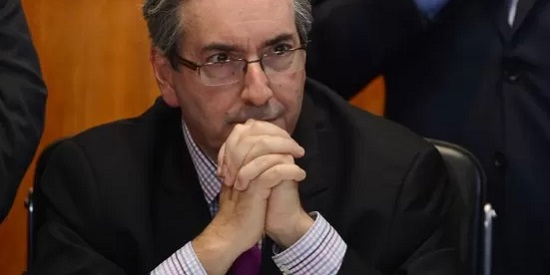 Cunha descarta deixar cargo de presidente da Câmara.