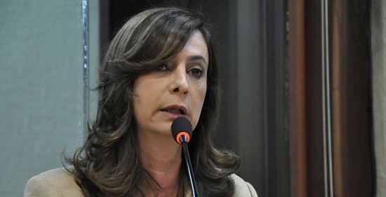 Dia Nacional do Voto Feminino é registrado em plenário pela deputada Márcia Maia.