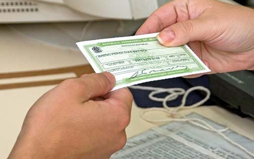 Eleições 2016: prazo para tirar título de eleitor termina hoje.
