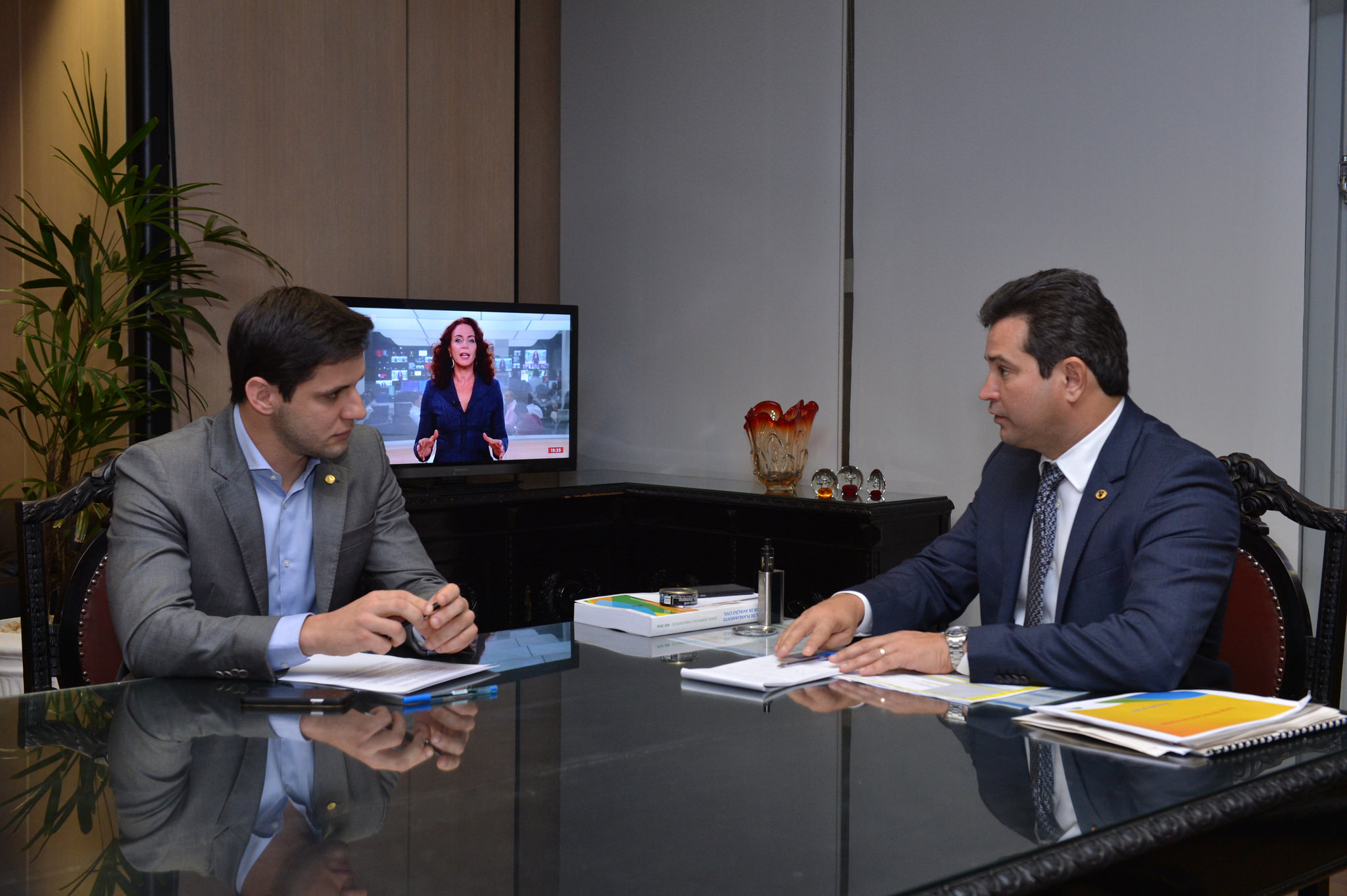 Em reunião com ministro, Rafael Motta solicita investimentos para Terminal Salineiro de Areia Branca.