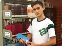 Filho de catadora de lixo e pasteleiro, ganhou uma bolsa de estudos após se destacar na prova do IFRN!