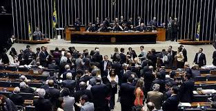 Fim da reeleição para presidente vai a voto na CCJ do Senado.