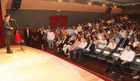 Governador anuncia reforma do Teatro Alberto Maranhão e R$ 6 milhões para incentivo à cultura.