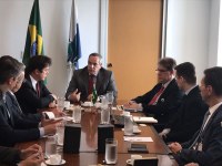 Governador busca alternativas à redução de investimento da Petrobras no RN.