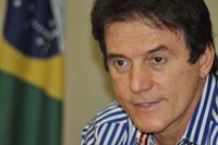 Governador evita comentar apoio a Mineiro e diz que é “cedo para definir candidato”.