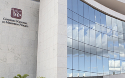 Governo veta integralmente a criação de cargos do Conselho Nacional do Ministério Público para conter despesa.