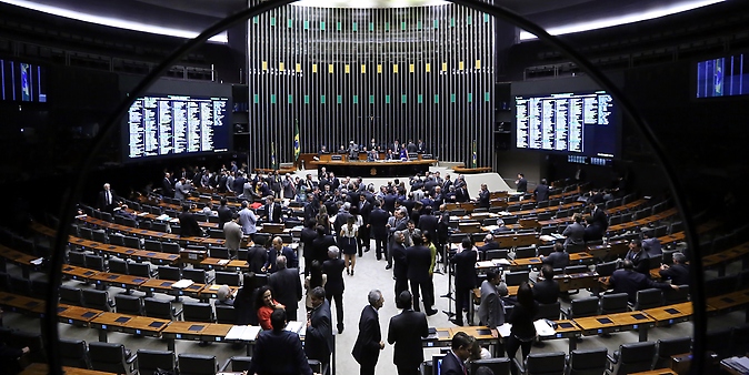 Plenário pode votar cálculo da dívida dos estados e projetos da bancada feminina.