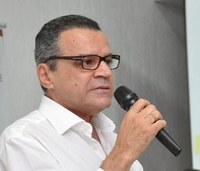 PMDB adia rompimento e Henrique não quer deixar o governo.