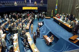 PMDB e PSDB vão caminhar juntos, dizem senadores.