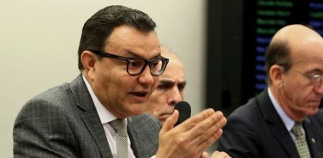 Presidente do PSB reafirma: ‘Marina não representa em nada nosso partido’.