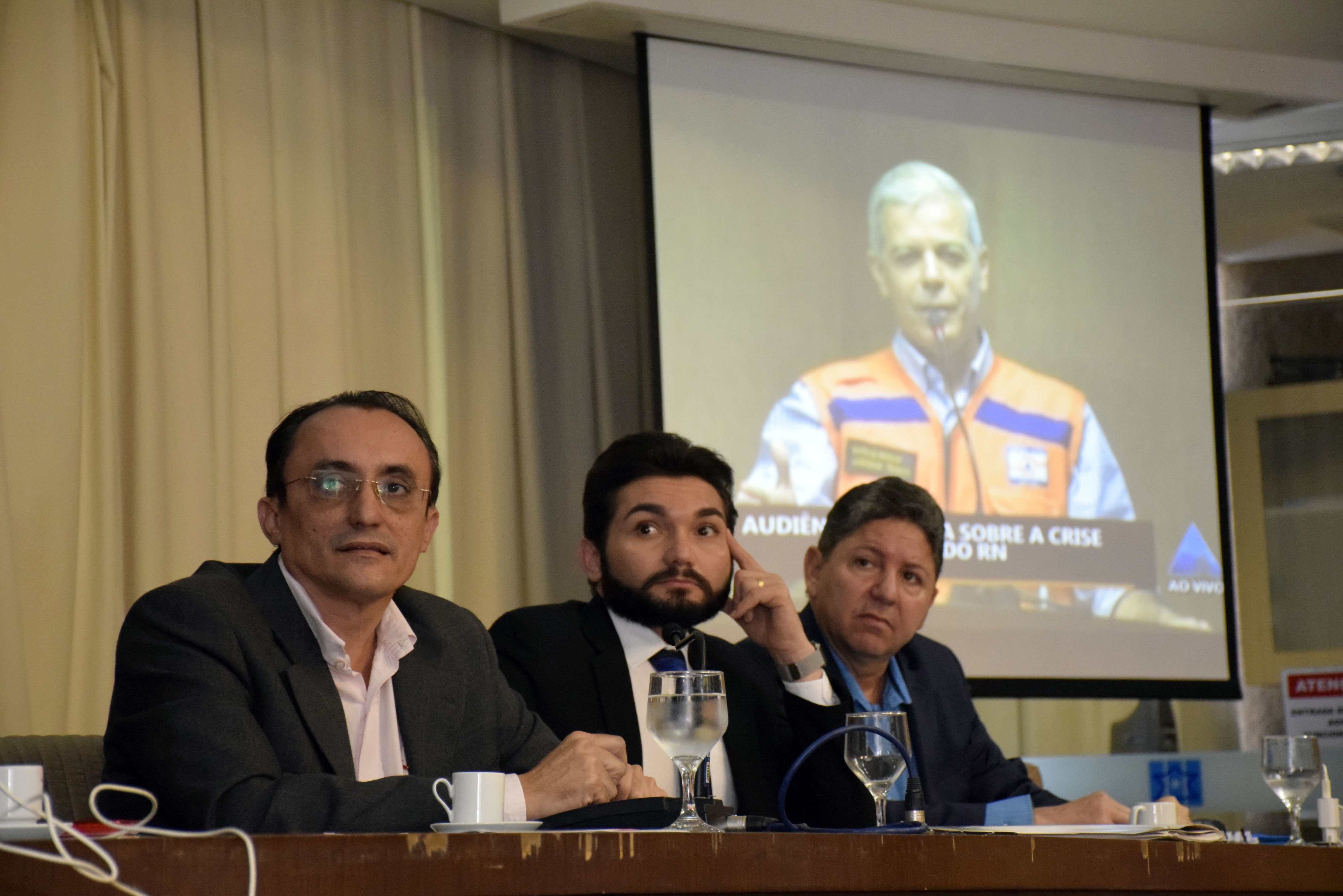Soluções alternativas para crise hídrica são apresentadas na Assembleia.