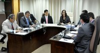 Três líderes rejeitam votação do aumento de impostos em regime de urgência.