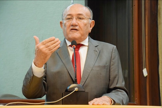 Vivaldo Costa destaca ações executadas pelo Governo no interior.